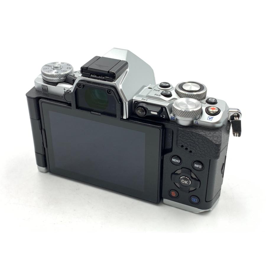 美品OLYMPUS OM-D E-M5 MarkII シルバー本体 オリンパス 【中古】 【並品】 OM-D E-M5 MarkII ボディ シルバー