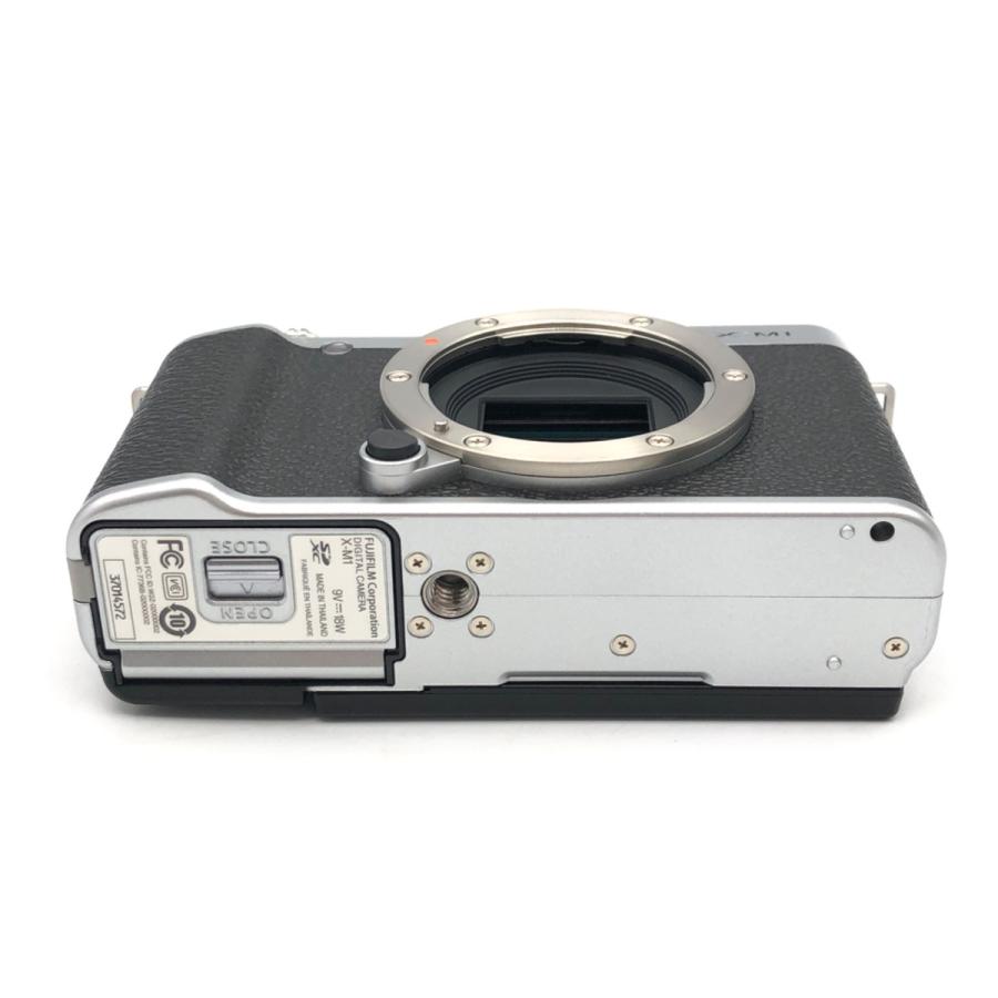 中古】 【良品】 フジフイルム X-M1 ボディ シルバー : カメラの