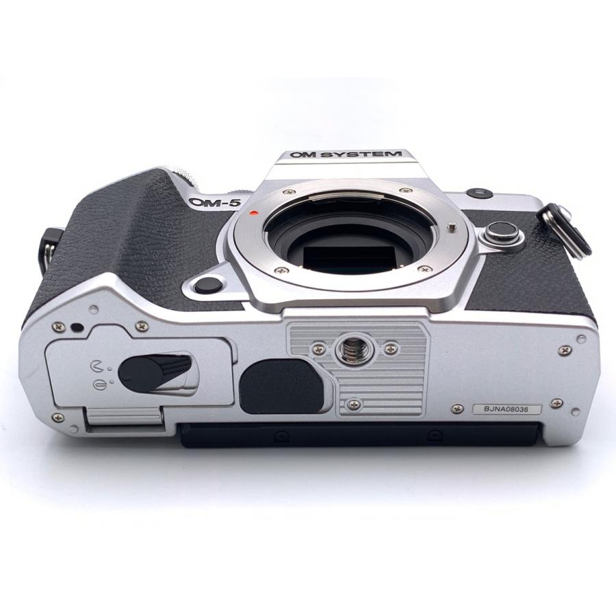 【中古】【美品】OM SYSTEM / オリンパス OM-5ボディのみ OM SYSTEM 【中古】 【美品】 OM SYSTEM OM-5 ボディ シルバー