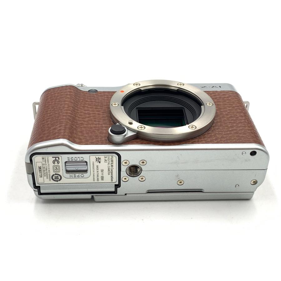 【中古】 【並品】 フジフイルム X-A1 ボディ ブラウンの画像