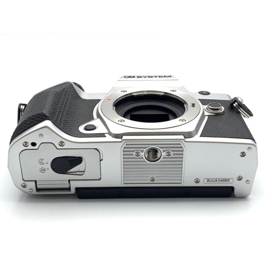 中古】 【並品】 OM SYSTEM OM-5 Mark II ボディ シルバー : カメラの