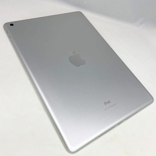【中古：AA(新品同様)】 Apple iPad （第7世代） Wi-Fi 32GB シルバー【2WAYスタイラスペン付属】の画像
