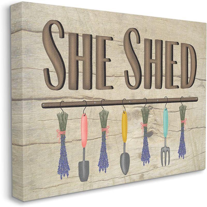 Stupell Industries Rustic She Shed フレーズ ラベンダー バンチ ガーデンツール Darlene Seal - 2