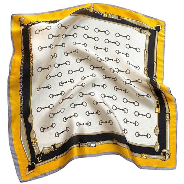 送料無料 エレガントなプリント柄入り100％シルクプチスカーフ　04440 | 