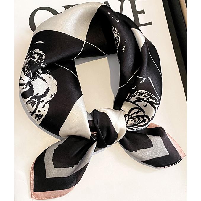 送料無料 エレガントなプリント柄入り100％シルクプチスカーフ　　04513 |  | 01