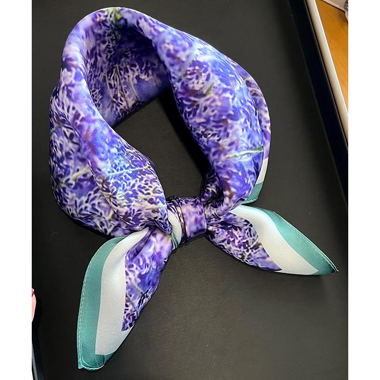 送料無料 エレガントなプリント柄入り100％シルクプチスカーフ　　04517 |  | 01