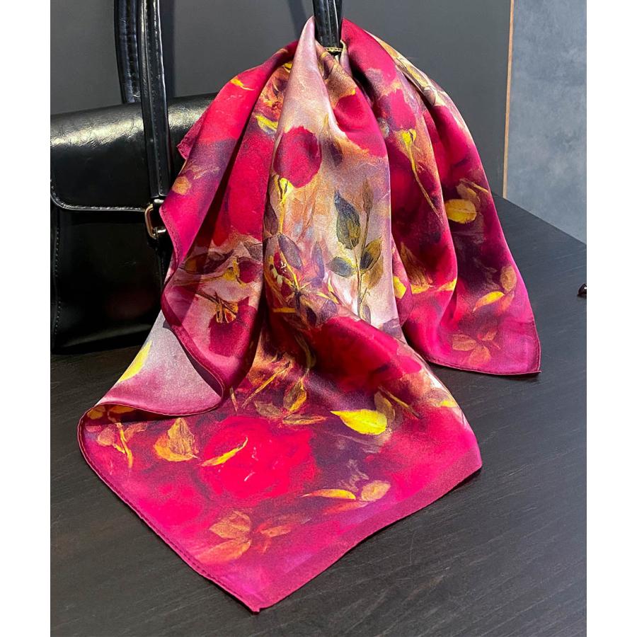 送料無料 エレガントなプリント柄入り100％シルクプチスカーフ　　04521 |  | 04