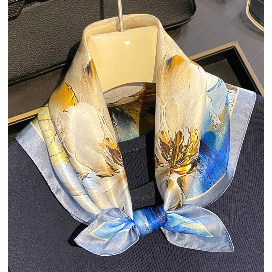 送料無料 エレガントな 気品あふれる水彩画風フラワー柄 100％シルクプチスカーフ　　04540 |  | 01