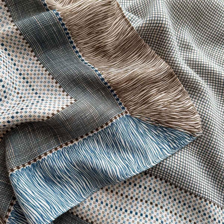 送料無料 【セール】男女兼用 大判正方形 リバーシブル 幾何学柄 スカーフ 　05503 |  | 05