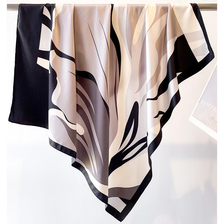 送料無料 男女兼用 大判正方形 シルクタッチ プリント柄 スカーフ 　05541b | 
