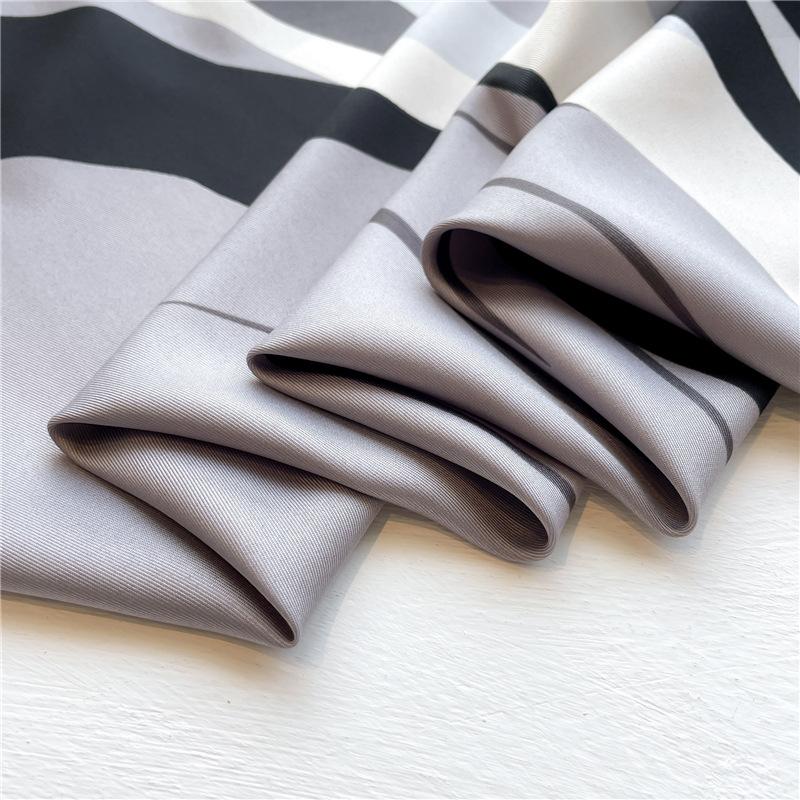 送料無料 男女兼用 大判正方形 シルクタッチ プリント柄 スカーフ 　05541b |  | 03