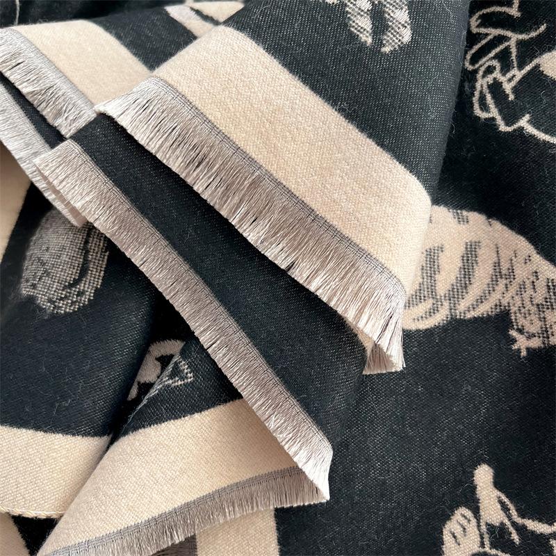 送料無料 【セール】やや厚手 リバーシブル大判 幾何学と猫柄入りストール マフラー 　2187a |  | 03