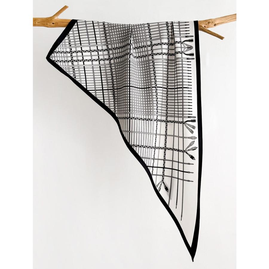 送料無料 男女兼用 三角形 シルクタッチ グラフチェック柄 スカーフ/ヘアリボン　8103b |  | 01