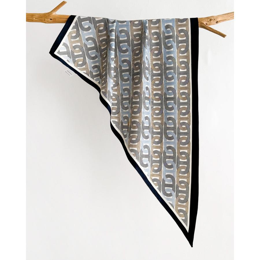 送料無料 男女兼用 三角形 シルクタッチ 幾何学柄 スカーフ/ヘアリボン　8106b |  | 01