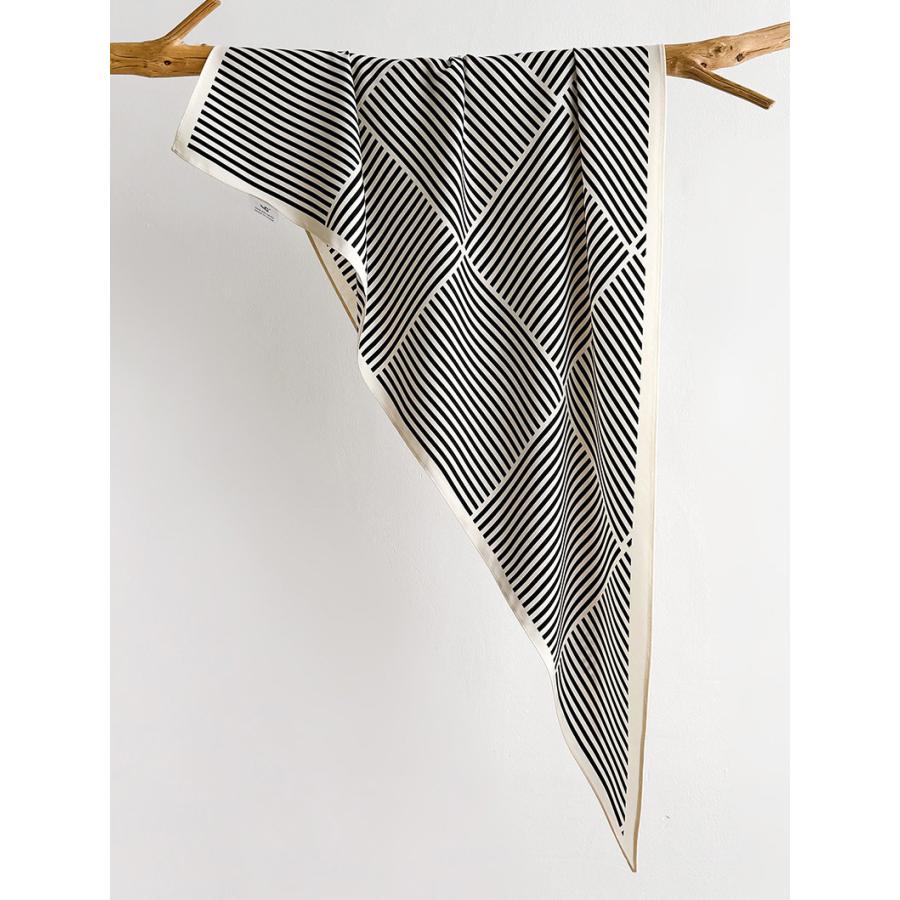 送料無料 男女兼用 三角形 シルクタッチ ジオメトリック ストライプ柄 スカーフ/ヘアリボン　8108 |  | 01