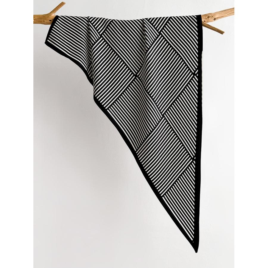 送料無料 男女兼用 三角形 シルクタッチ ジオメトリック ストライプ柄 スカーフ/ヘアリボン　8108b |  | 01