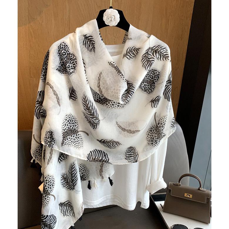送料無料 男女兼用 薄型 大判 ミックスアニマルとリーフモチーフ柄 ストール/スカーフ 　91141 | 