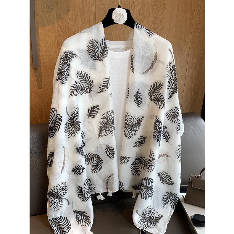 送料無料 男女兼用 薄型 大判 ミックスアニマルとリーフモチーフ柄 ストール/スカーフ 　91141 |  | 01