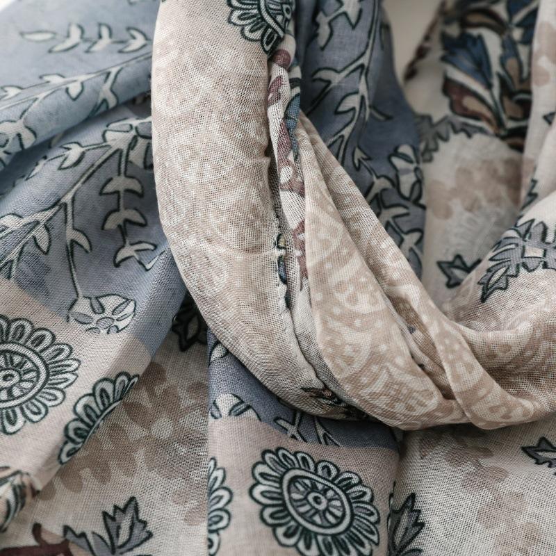 送料無料 大判薄型 タッセル付き ニュアンス 青 水彩画風 インクアート柄 ストール スカーフ　91391 |  | 08