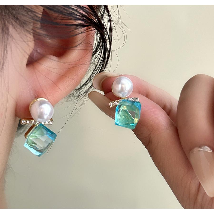 送料無料 レーディス エレガント パール 幾何学 デザイン ピアス　　e0128 |  | 05