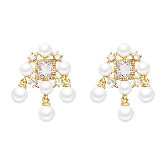 送料無料 レーディス ゆらゆら ゴージャス パール フラワー デザインイヤリング　e024b | 