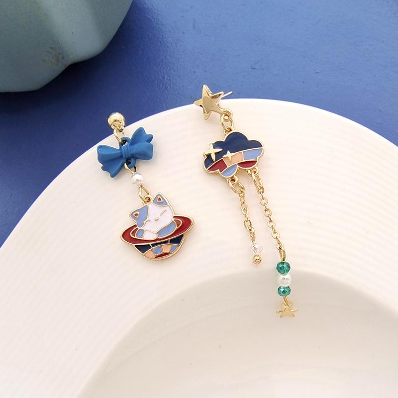 送料無料 レーディス ゆらゆら アシンメトリー雲リボンと猫 デザイン ピアス   e0628a |  | 02