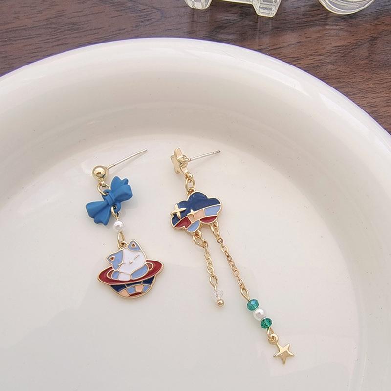送料無料 レーディス ゆらゆら アシンメトリー雲リボンと猫 デザイン ピアス   e0628a |  | 04