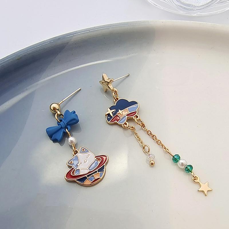 送料無料 レーディス ゆらゆら アシンメトリー雲リボンと猫 デザイン ピアス   e0628a |  | 06