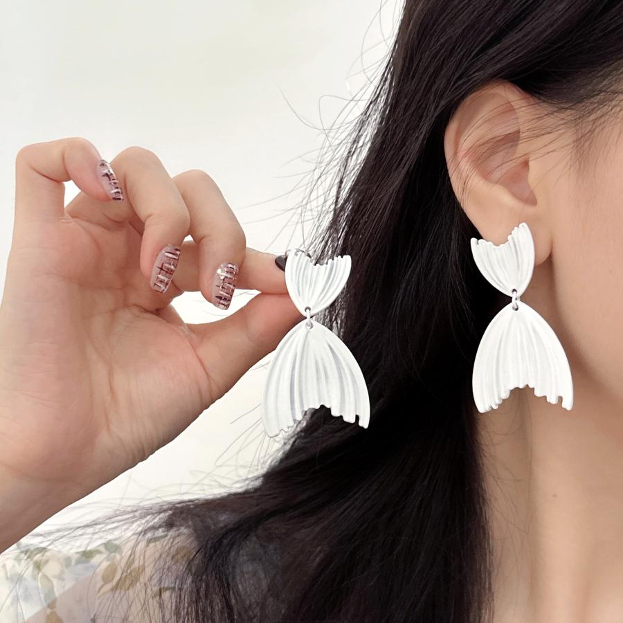 送料無料 レーディス エレガント ゆらゆら 人魚尻尾 デザインピアス　e0773b |  | 02