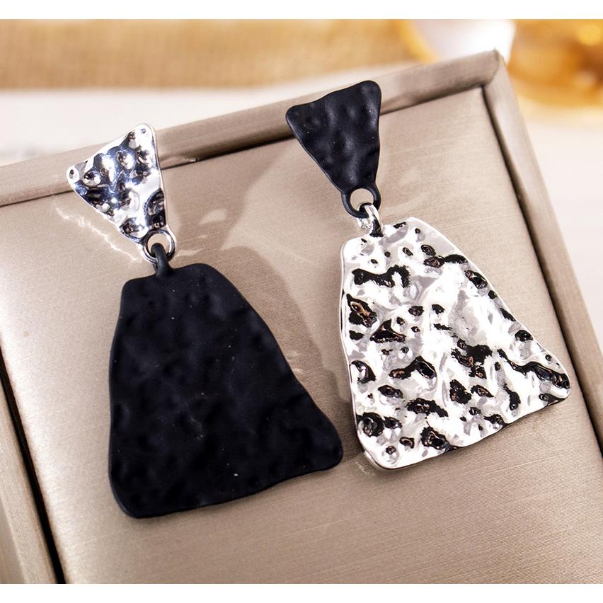 送料無料 レーディス エレガント アシンメトリー 幾何学 デザイン ピアス　 e086 |  | 04