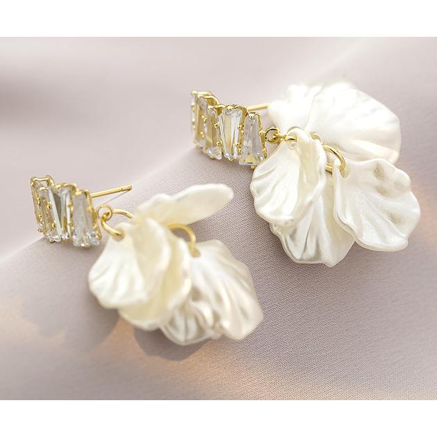 送料無料 レーディス ゆらゆら フラワー 花びら デザイン ピアス　 e0998 |  | 01