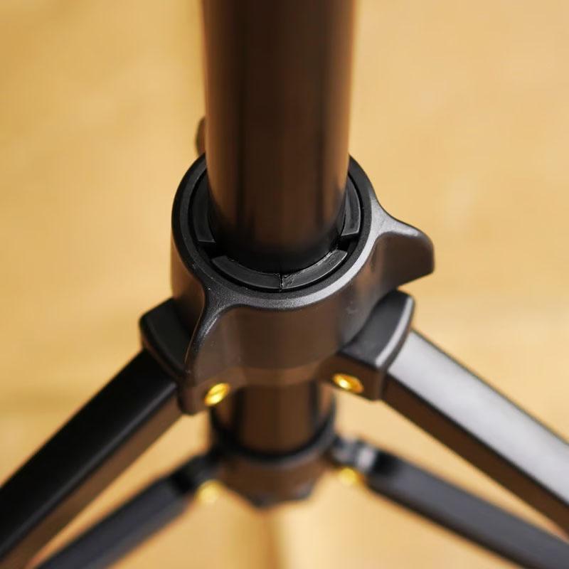 GreenStove社製 薪ストーブ専用 GREEN TRIPOD／ストーブ煙突用三脚