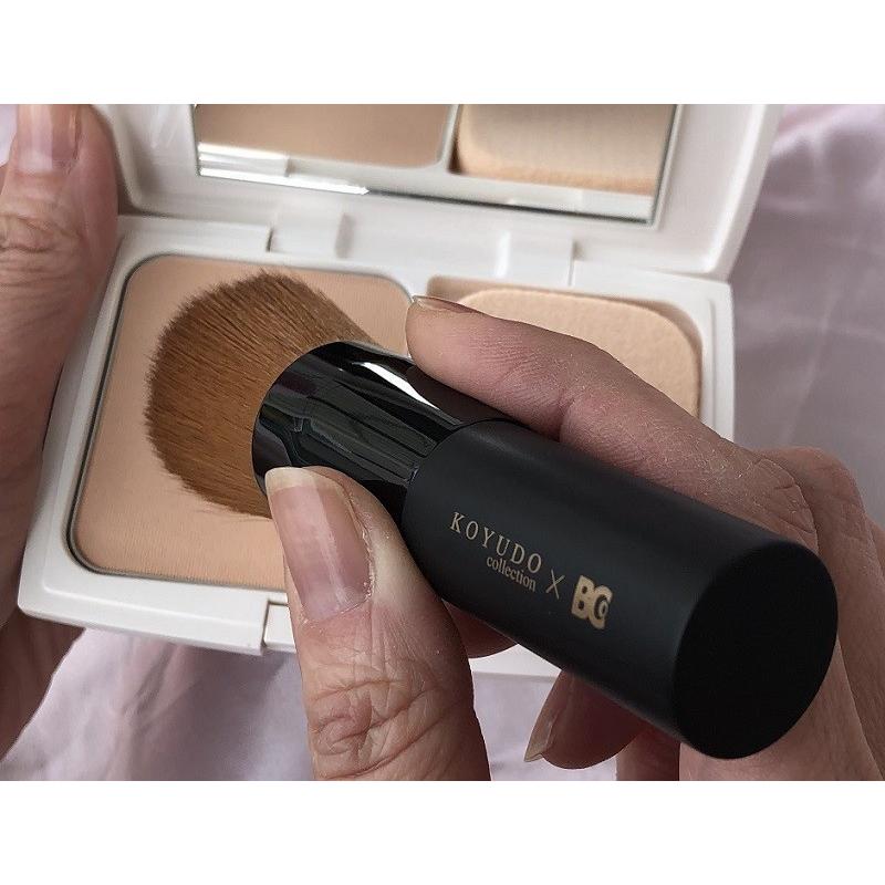 熊野筆 ギフト仕様 広島県 熊野 化粧筆 ファンデーションブラシ プレミアム fupa03-bc 黒軸フラット 母の日 誕生日 熊野筆 晃祐堂 記念日 贈り物 化粧筆 |  | 02