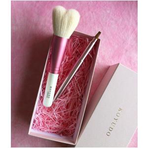 熊野筆 ギフト仕様 広島県 熊野筆 晃祐堂 ハートのチークブラシ＆携帯リップブラシ セット お誕生日 母の日 記念日 就職 クリスマス ホワイトデー |  | 01