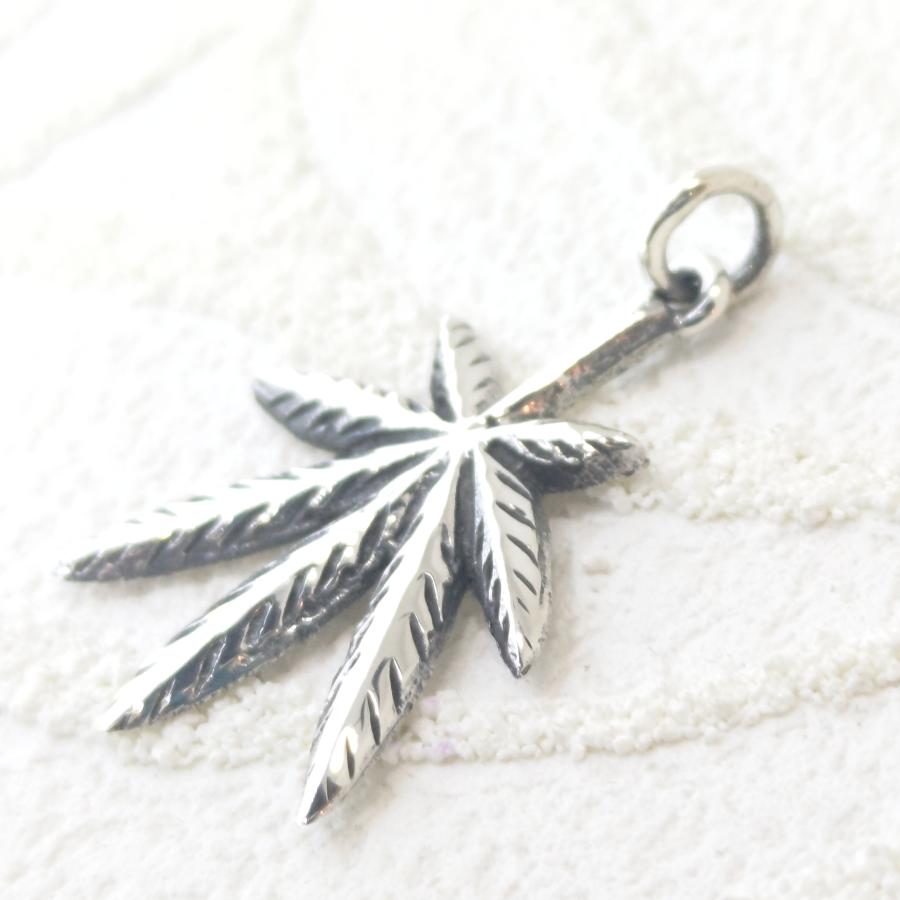 ガンジャ マリファナモチーフペンダントトップ シルバー925 プレゼントにもおススメ |  | 01
