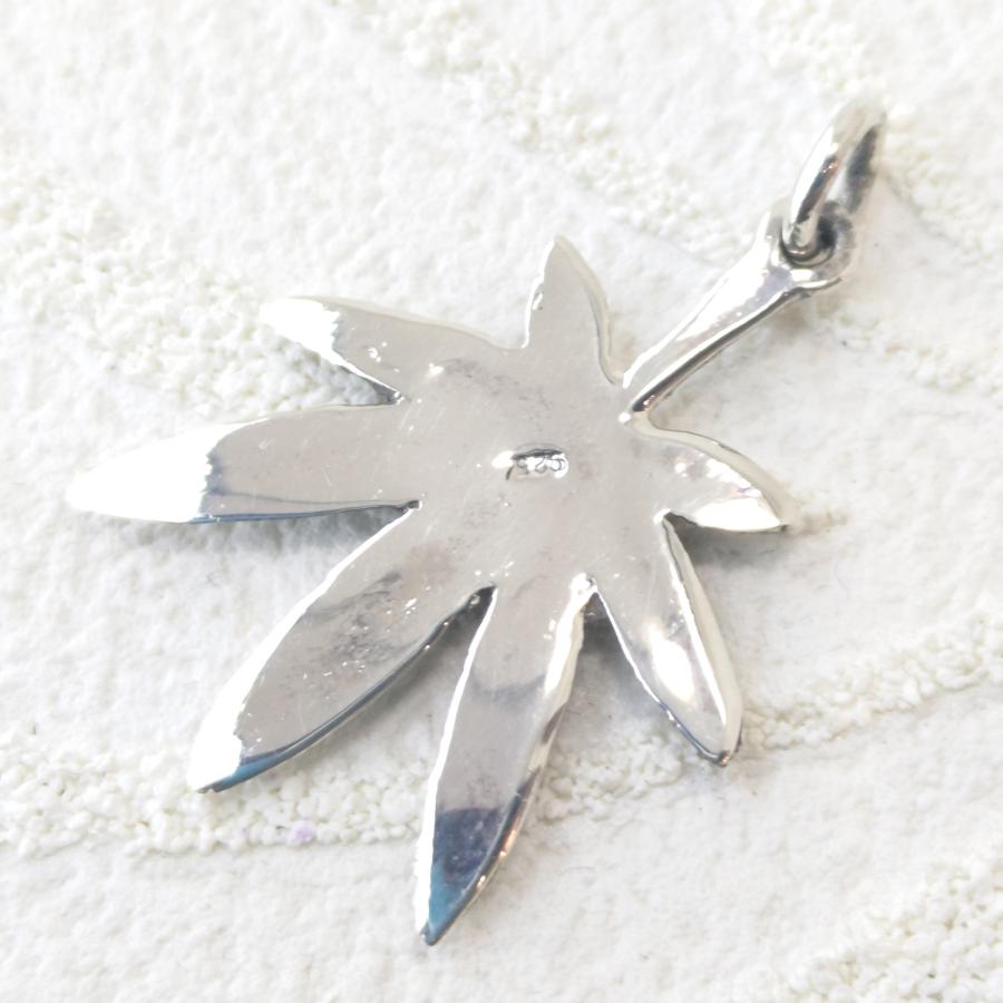 ガンジャ マリファナモチーフペンダントトップ シルバー925 プレゼントにもおススメ |  | 02