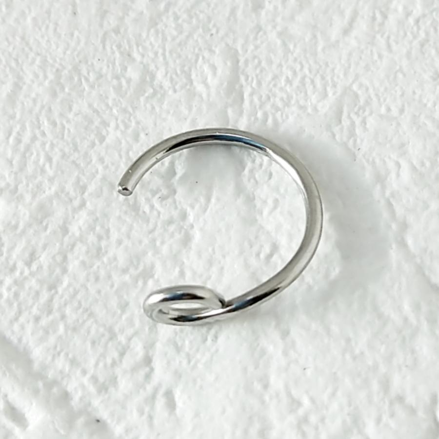 穴不要フェイクピアス 鼻や唇に シルバーリングタイプ/20ゲージ サージカルステンレス シンプル 激安価格 |  | 01