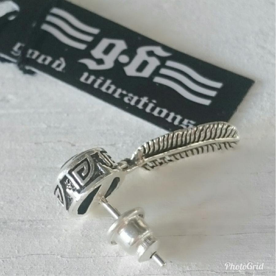 グッドバイブレーション オーロラカラージルコニア&フェザー ピアス シルバー925 人気ブランド |  | 01