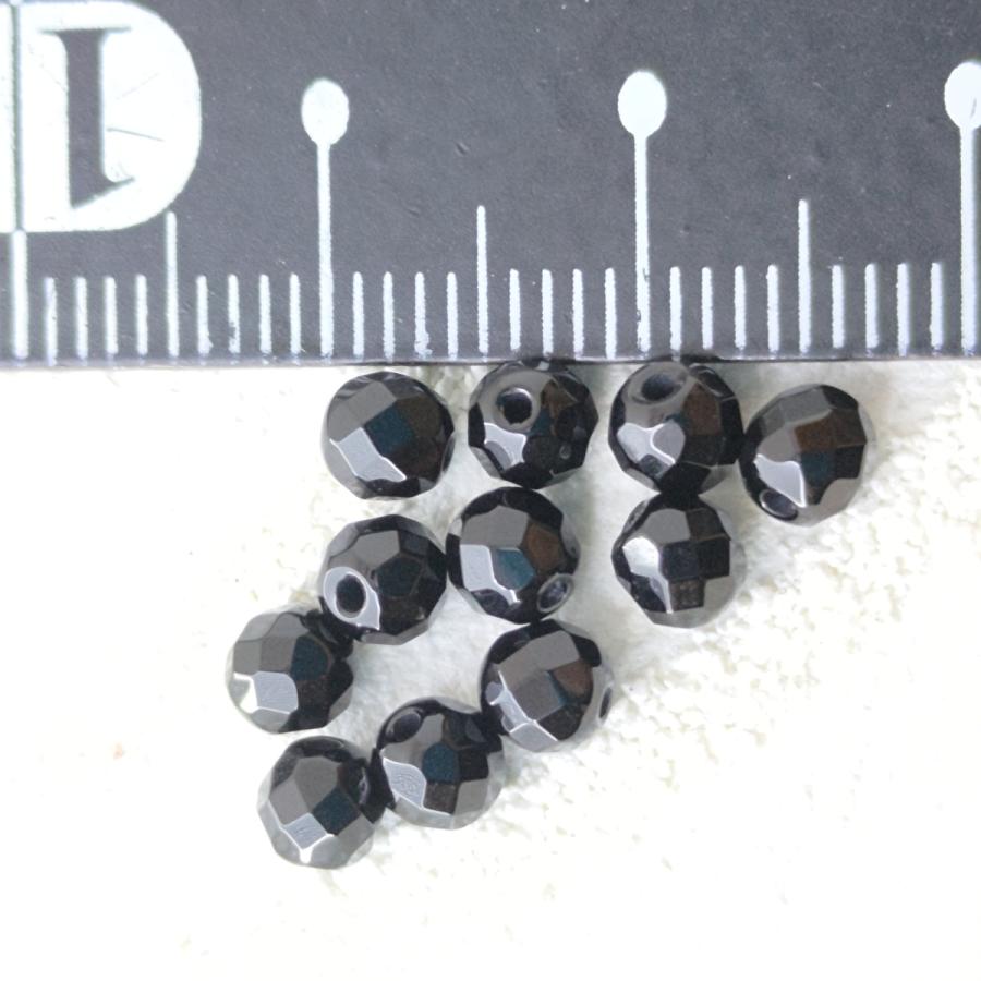 オニキス カット玉4mm 激安セット リングやピアス等にも 上質のパワーストーン・天然石を激安価格で |  | 01