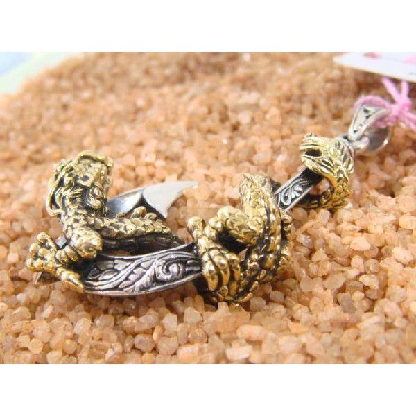 送料無料 オリエンタルバイブレーション ペンダントトップ 釣り針と龍 シルバー925 人気ブランド |  | 01