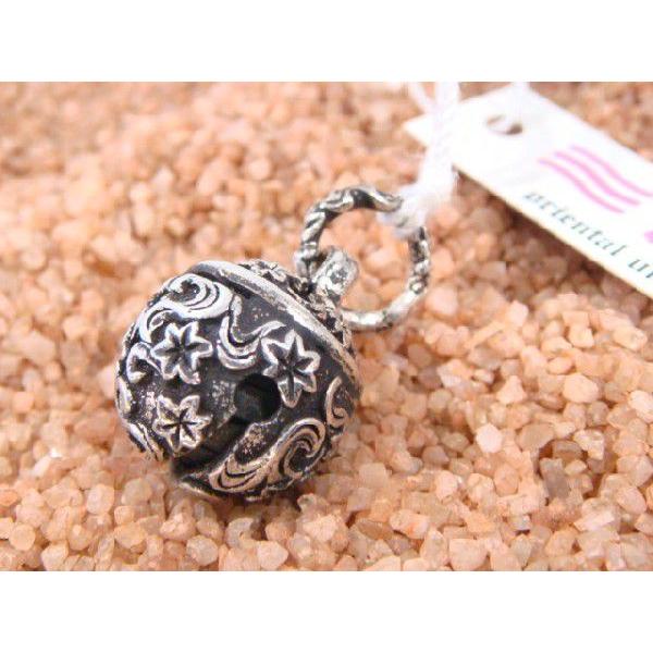 送料無料 オリエンタルバイブレーション ペンダントトップ 和柄の鈴 小さな音が鳴ります シルバー925 人気ブランド | 