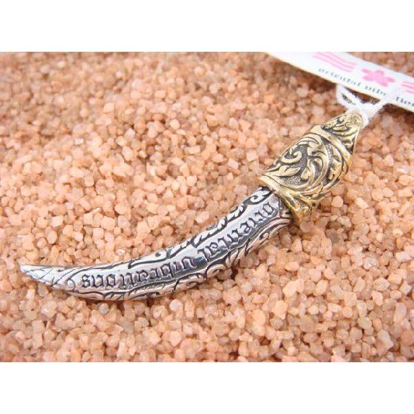 送料無料 オリエンタルバイブレーション ペンダントトップ 牙モチーフ シルバー925 人気ブランド | 