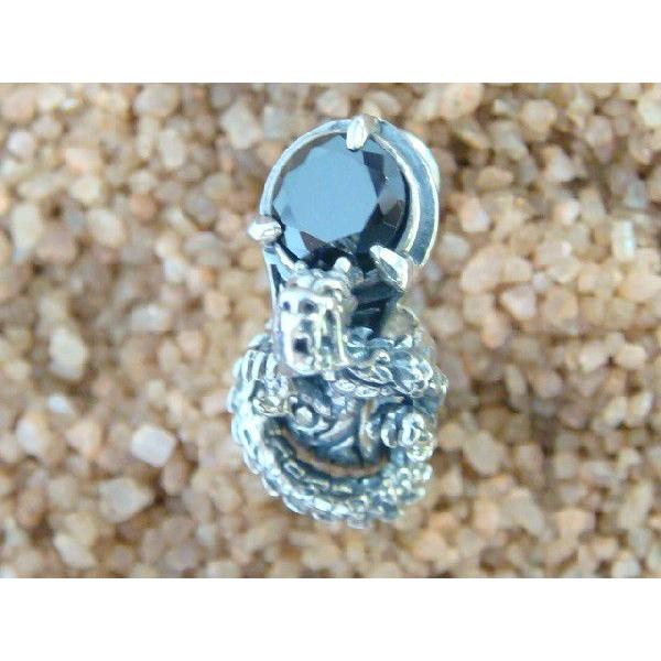 オリエンタルバイブレーション ドラゴンモチーフピアス ジルコニア ブラック シルバー925 片耳 人気ブランド |  | 01