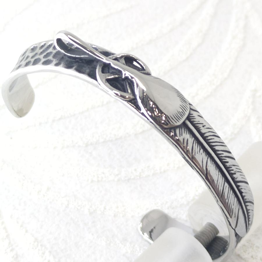 ステンレスバングル 7.5mm幅 フェザーデザイン 激安 サージカルステンレス ネイティブ系 プレゼントにも |  | 01