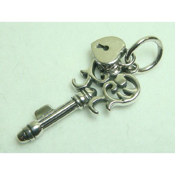 送料無料 メチャ渋ハード系 キー型ペンダントトップ 燻し シルバー925 プレゼントにもおススメ | 