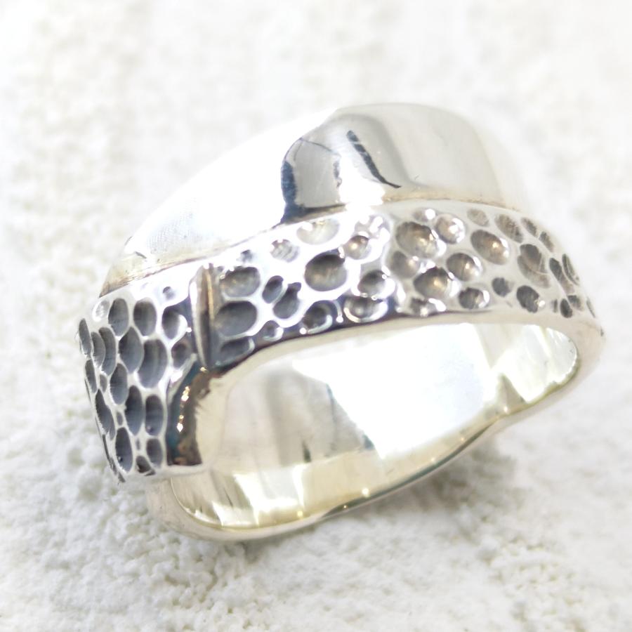 クレーターリボンデザイン 幅広 リング/指輪 sv925 シルバー925 |  | 03