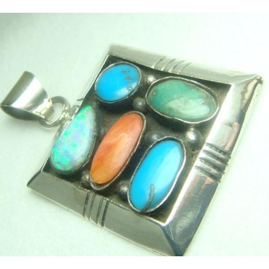 激安　ネイティブ系ペンダントトップ　オパール＆ターコイズ＆サンゴ　シルバー925 |  | 01