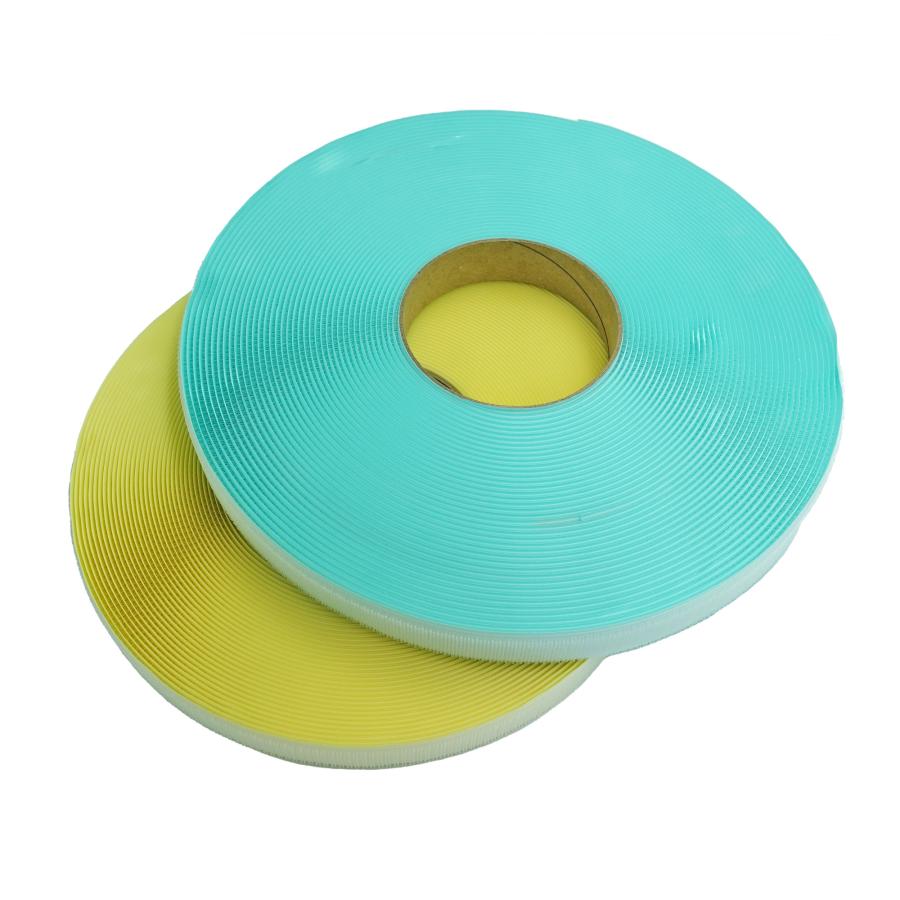クラレファスニング マジックテープ 粘着剤付き 25mm 幅× 25m クラレファスニング マジックテープ 粘着剤付き 25mm 幅× 25m