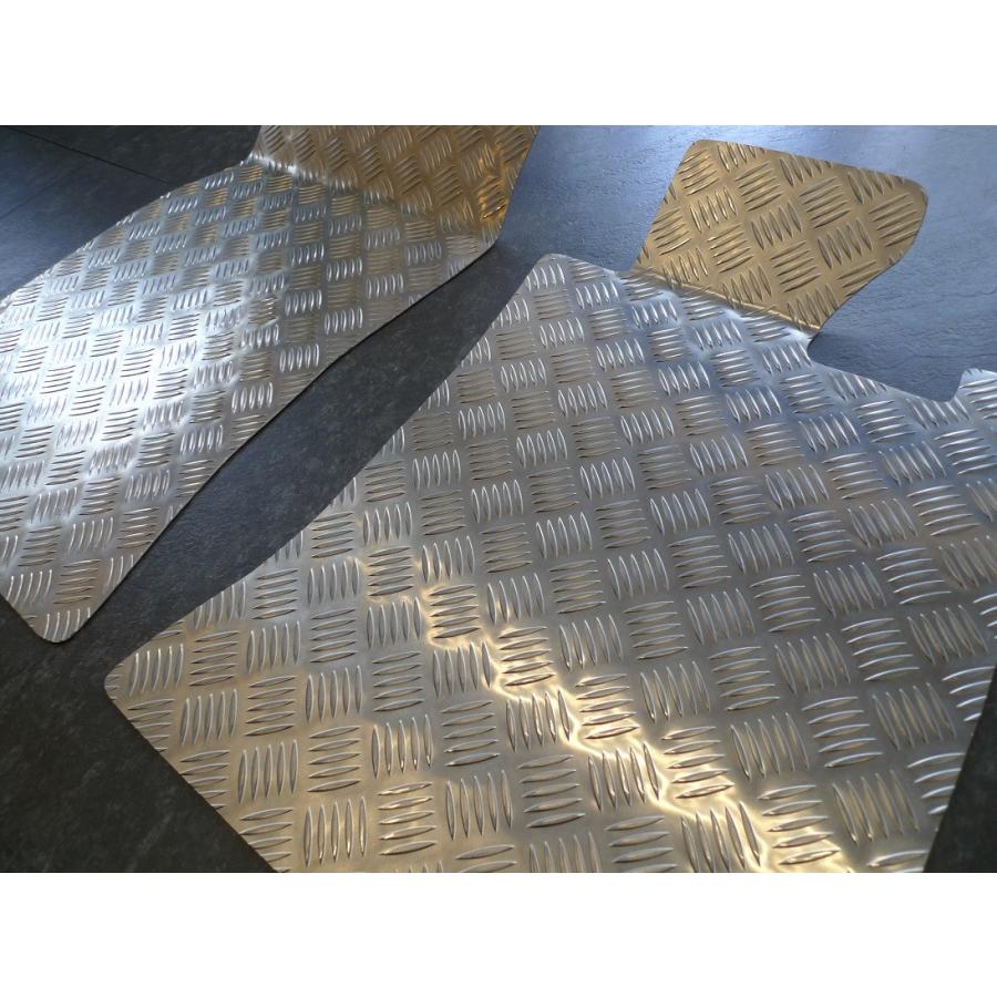 AUDI TT8J 右ハンドル AT用/ALUMI　FLOOR MAT フロント左右 【受注生産品】 |  | 01