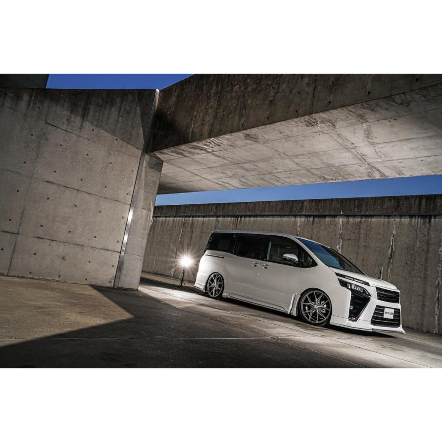 トヨタ（TOYOTA） 【M's】トヨタ ヴォクシー 80系 後期 ZSグレード